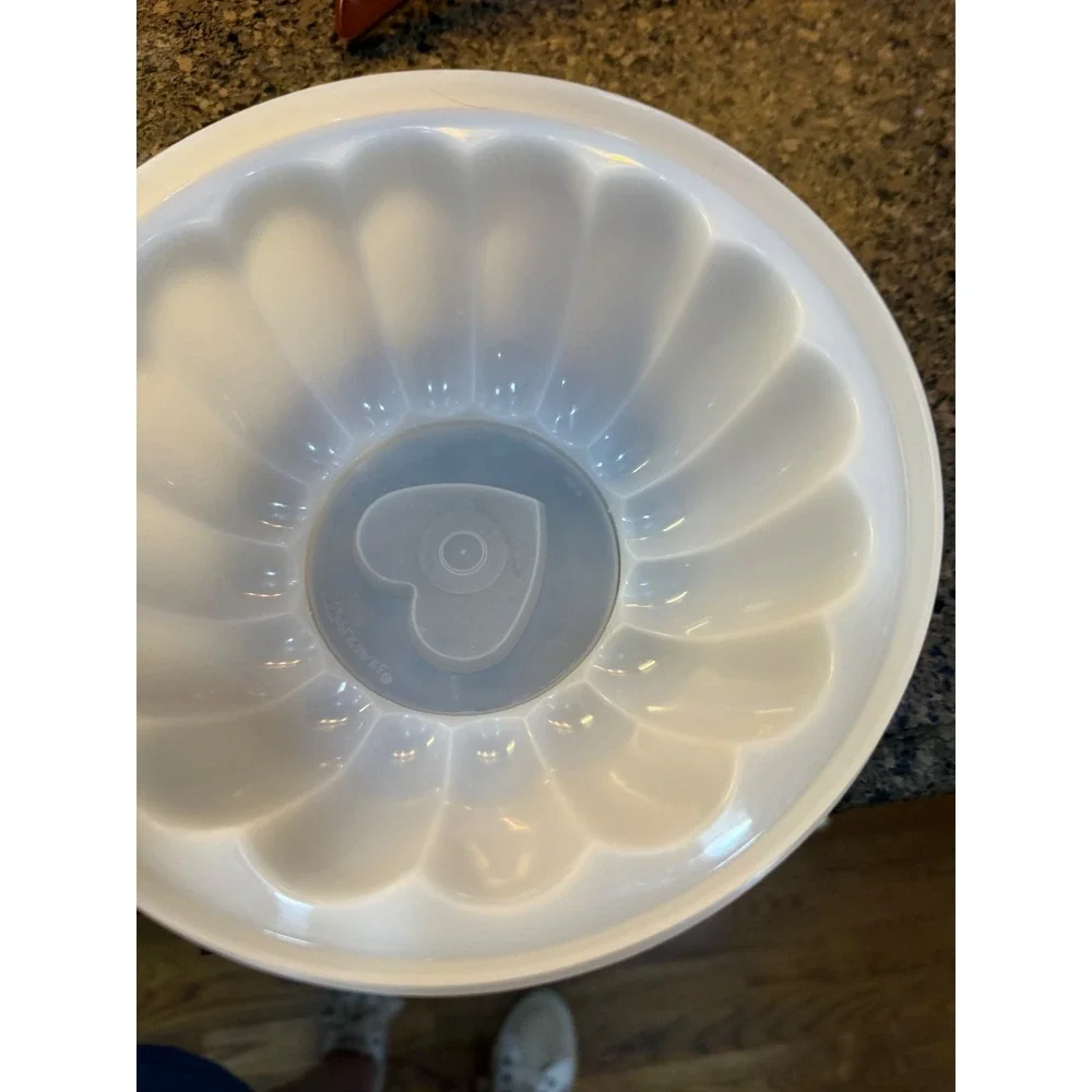 Vintage Tupperware Jel-N-Serve Jello Mold Sheer White Heart Seal 1202 1203